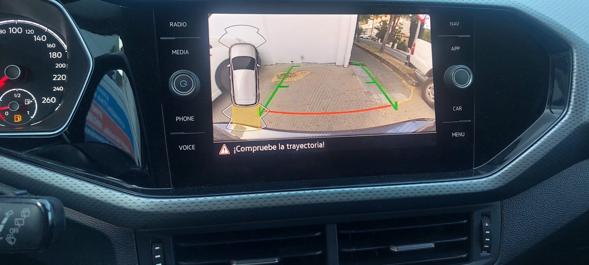 Volkswagen T-Cross 1.0 110CV miniatura 4